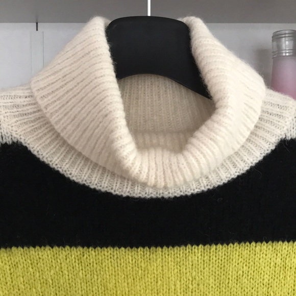 ⭐️HP⭐️A.L.C. Abstract Pattern Oversized Turtleneck - Picture 5 of 10